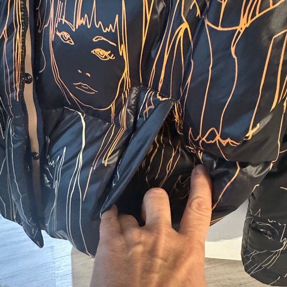 SOSKEN STUDIOS MARISA MINIGUCCI PORTRAIT PRINT DOWN PUFFER JACKET - Picture 15 of 15
